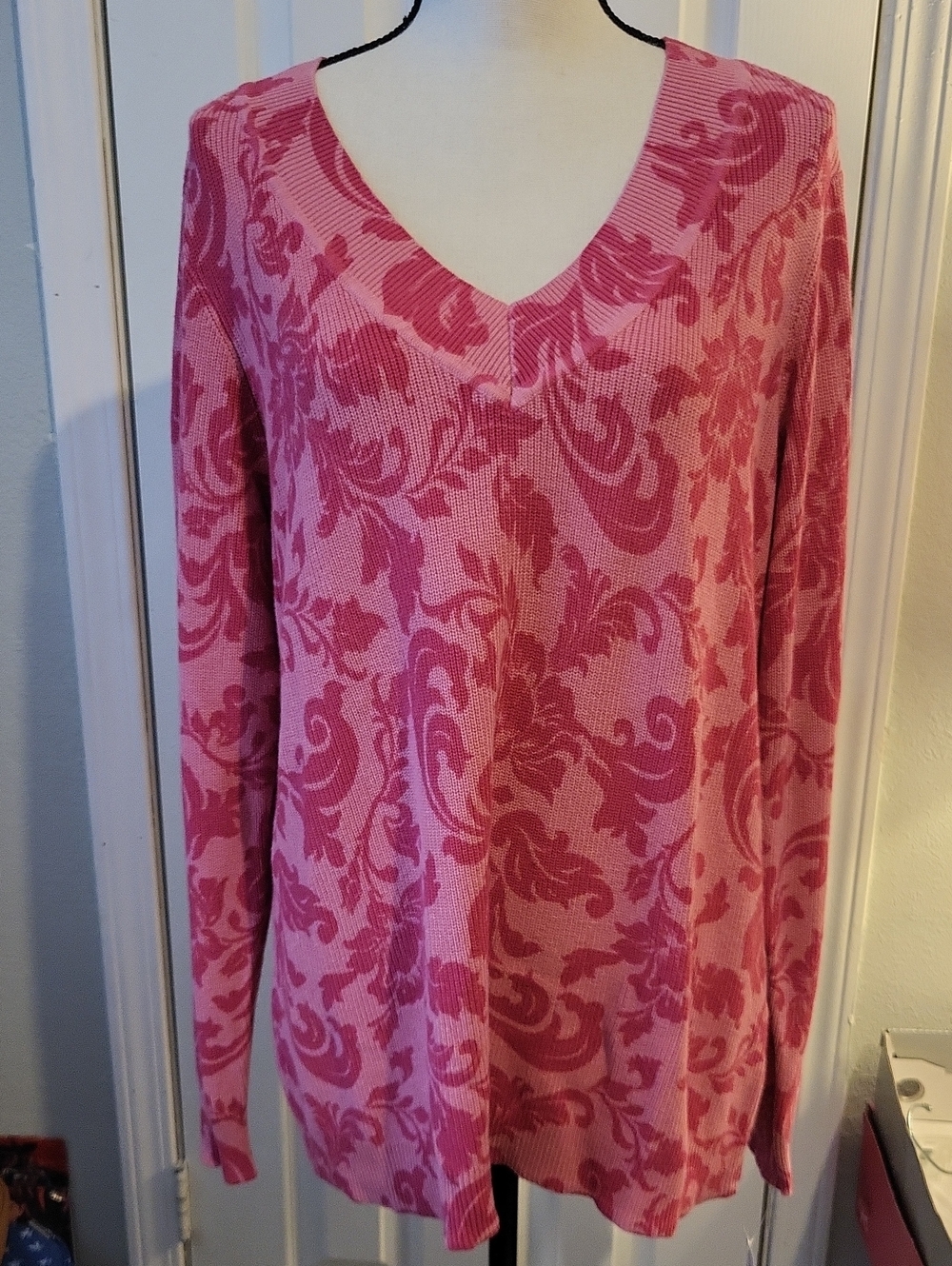 Beautiful By Lawrence Zarian Pink Patterned V-Neck Women’s Sweater